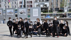 un-spectacle-en-plein-air-par-lecole-saint-vincent-ferrier